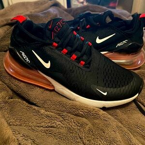 Nike Air Max 270